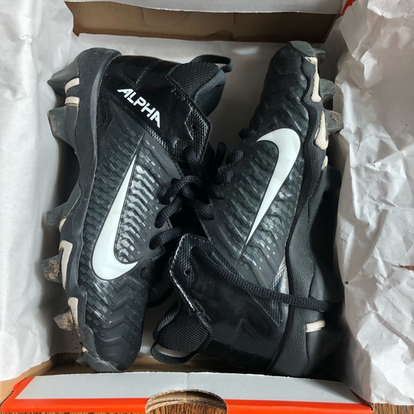 nike men's alpha menace 2 shark football cleats